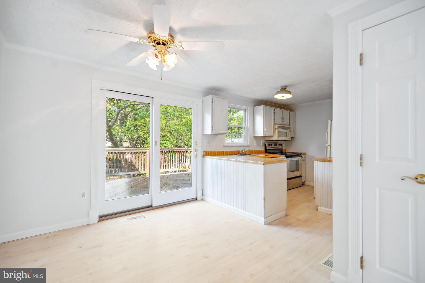 Photo 7 of 31 of 18024 Queen Elizabeth Dr townhome