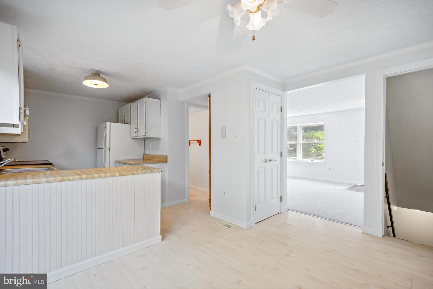 Photo 8 of 31 of 18024 Queen Elizabeth Dr townhome