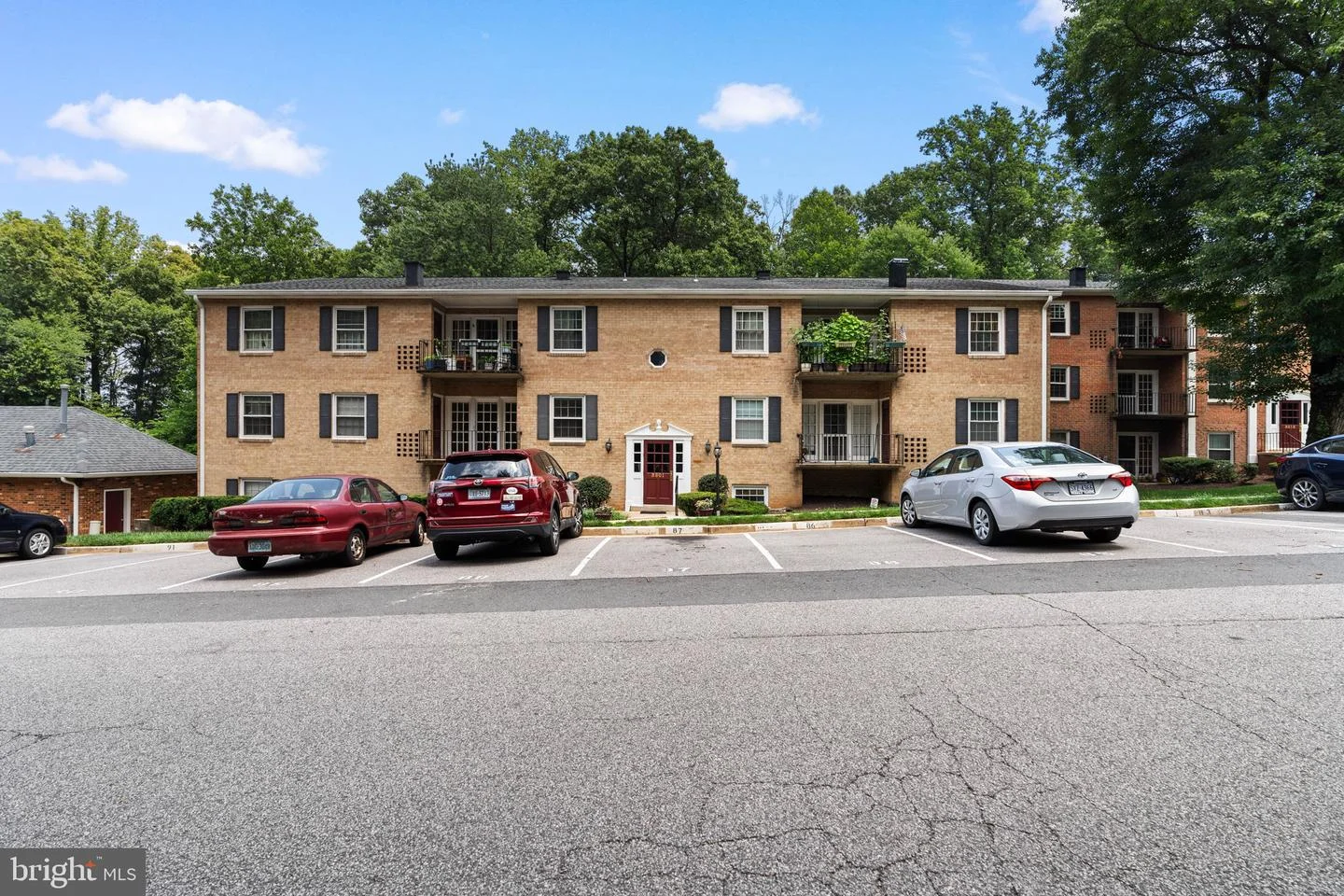 3901 Lyndhurst Drive Unit 201