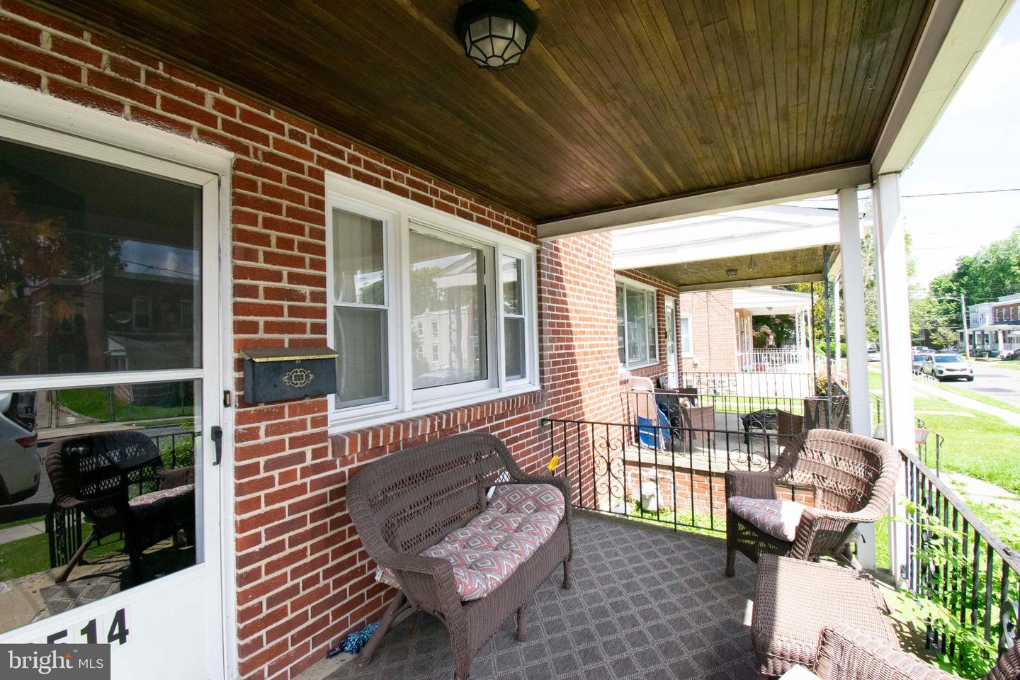 Photo 2 of 14 of 2514 Lindsay St multi-family property