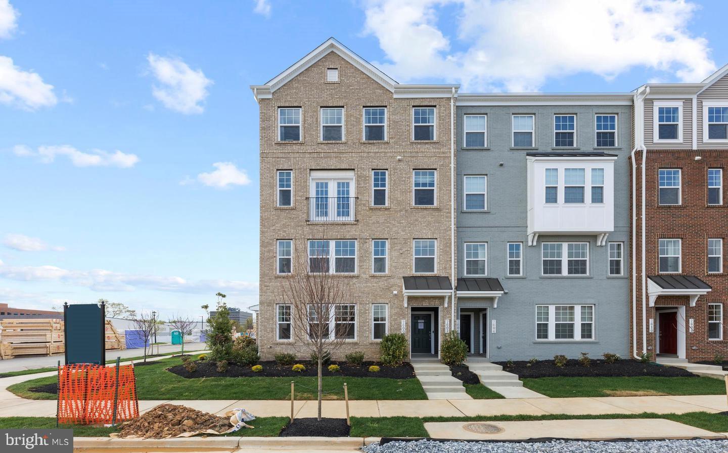 Photo 14 of 17 of 10534 John Glenn St townhome