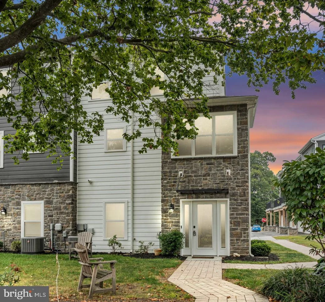 124 High Pointe Drive Unit 35
