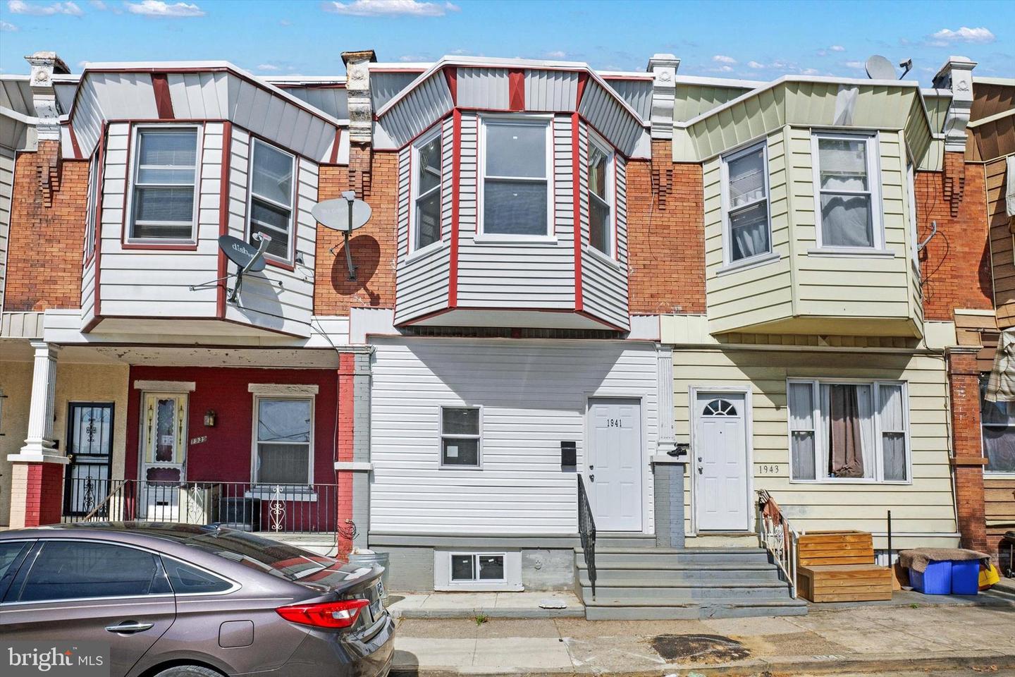 View Philadelphia, PA 19143 townhome