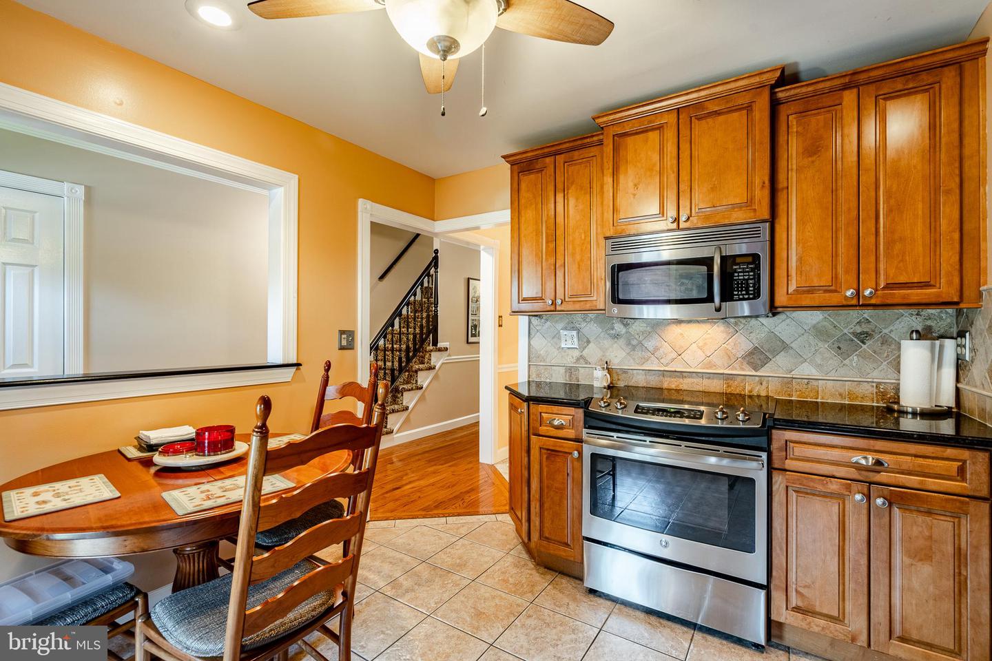 Photo 9 of 39 of 14 Colonial Way townhome