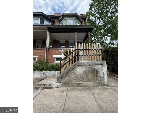 622 E 33rd Street