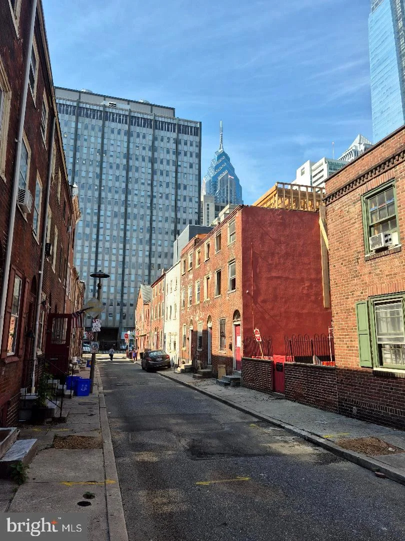 129 N Mole Street, Philadelphia, PA, 19102