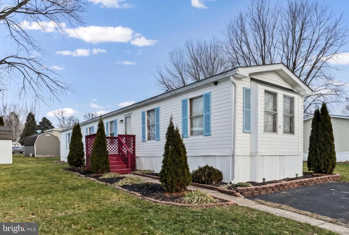 11 Creekside Drive