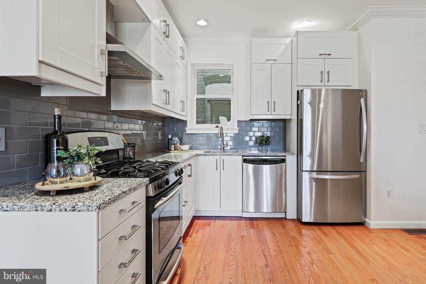 Photo 8 of 27 of 224 Q St NW #A townhome