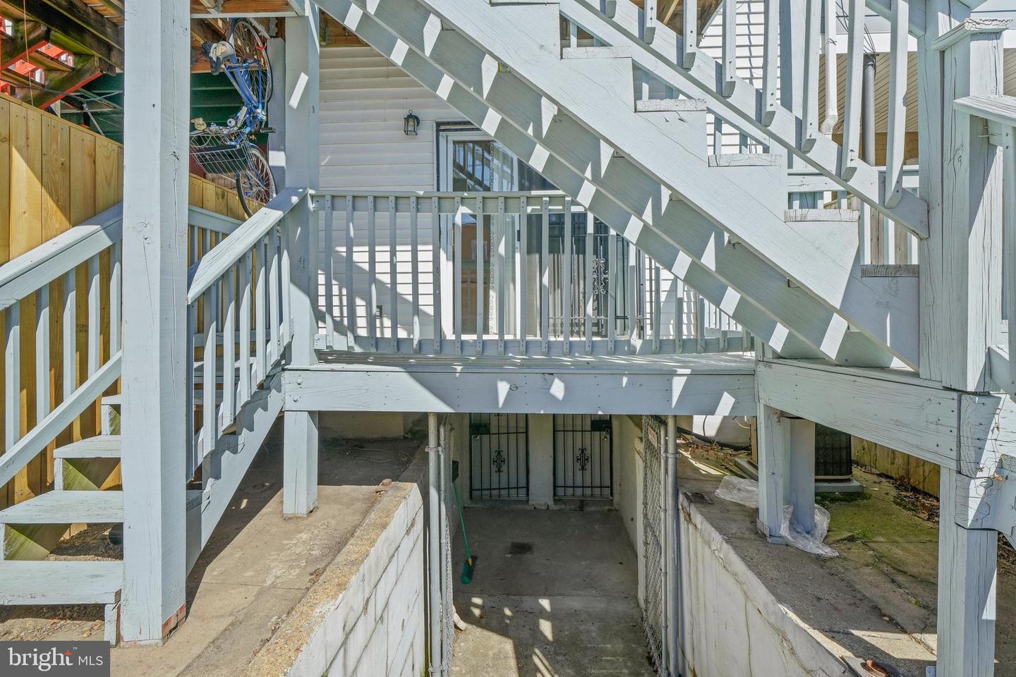 Photo 21 of 27 of 224 Q St NW #A townhome