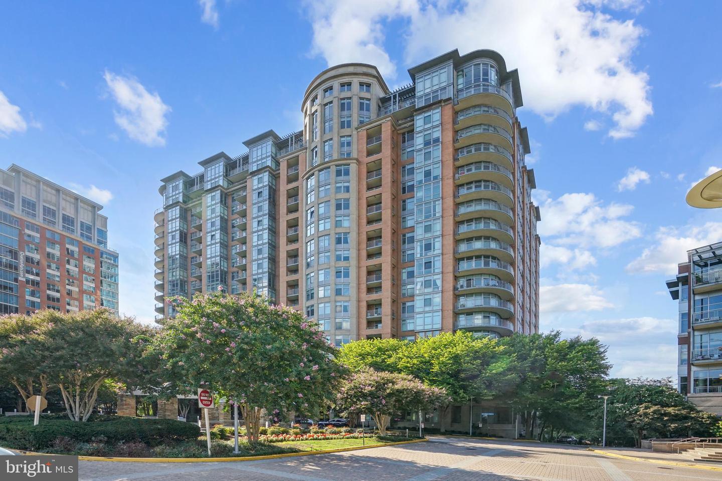 View McLean, VA 22102 condo
