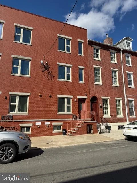 1129 Green Street