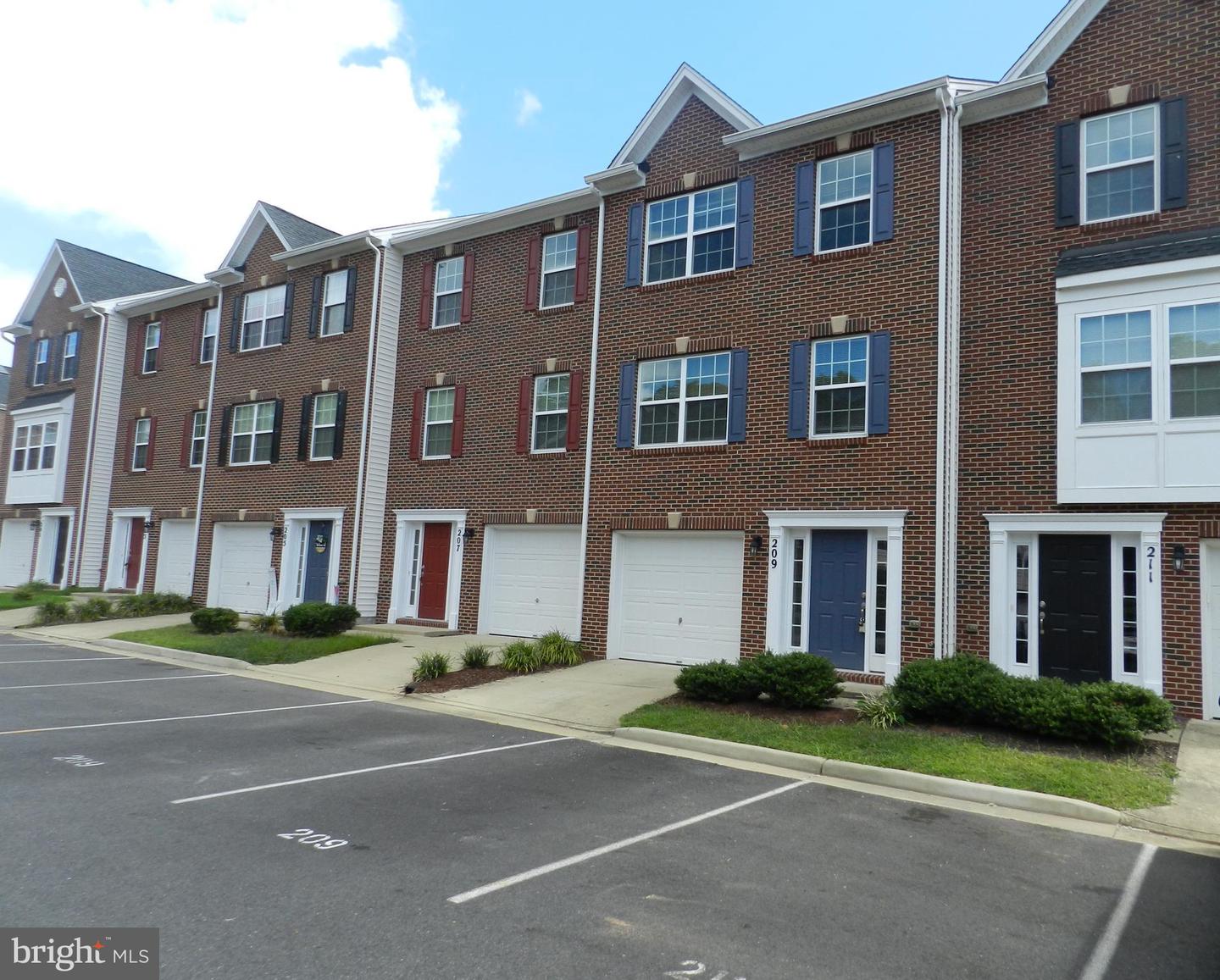 Photo 6 of 45 of 209 Dundee Pl townhome