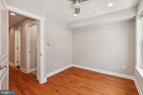 Townhouse in Philadelphia PA 1716 Seybert STREET 27.jpg