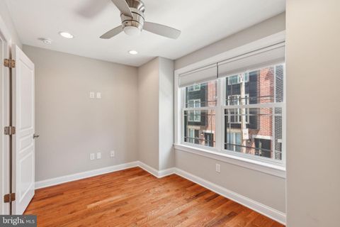 Townhouse in Philadelphia PA 1716 Seybert STREET 23.jpg