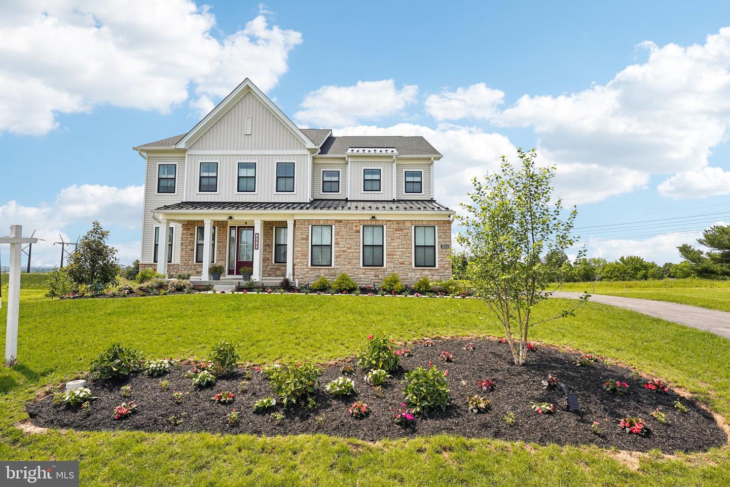 2624 Hawthorn Dr