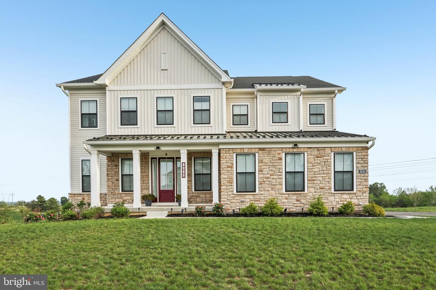 2624 Hawthorn Dr