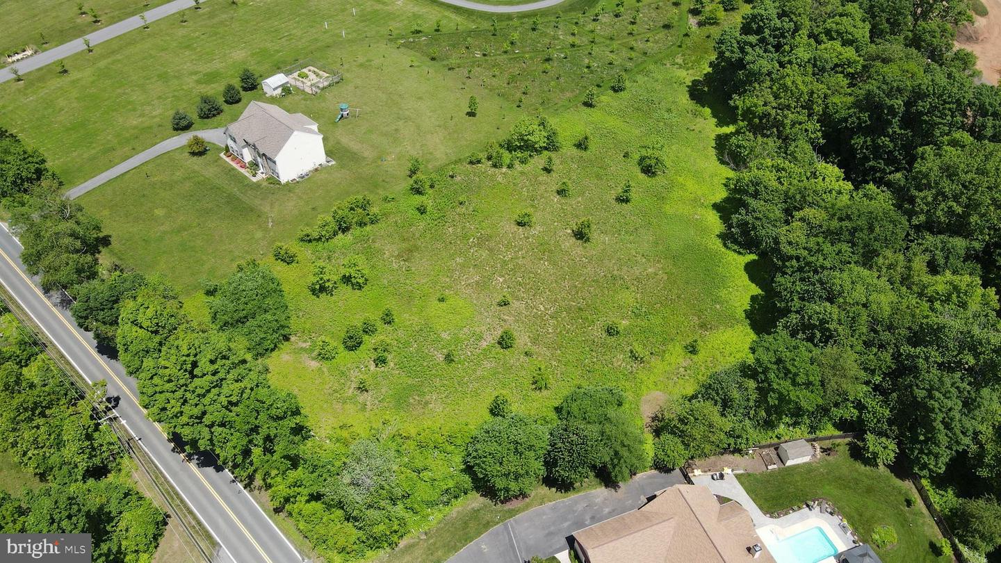 Photo 6 of 11 of 15491 Barnesville Rd land