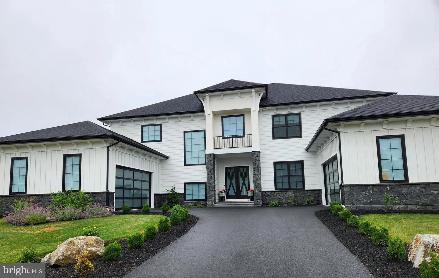 415 Hempfield Hill