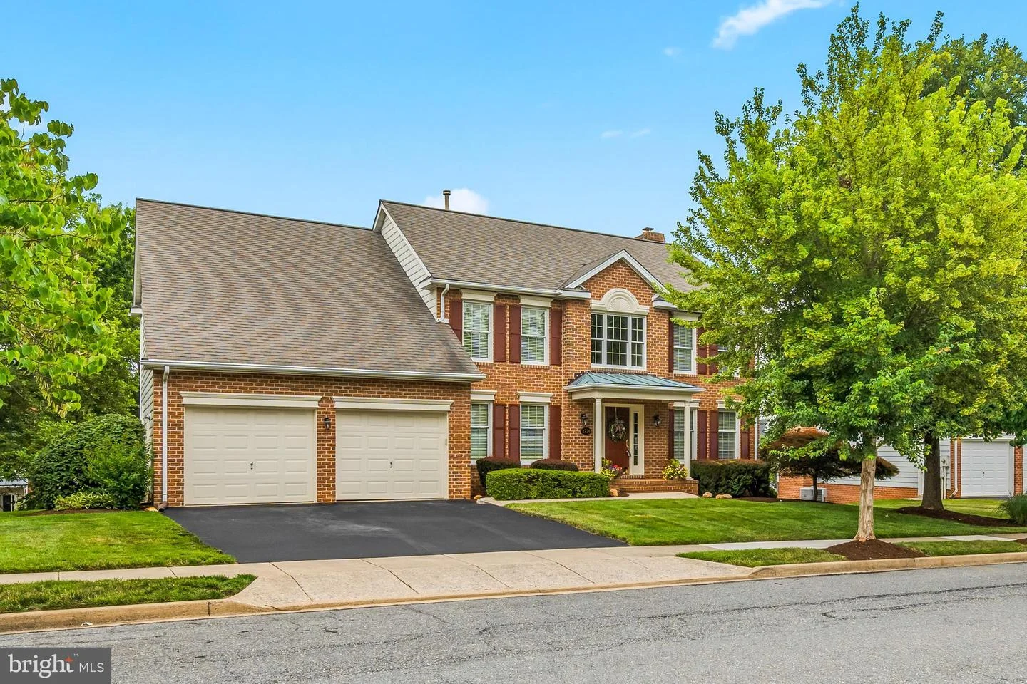 2214 W Greenleaf Drive