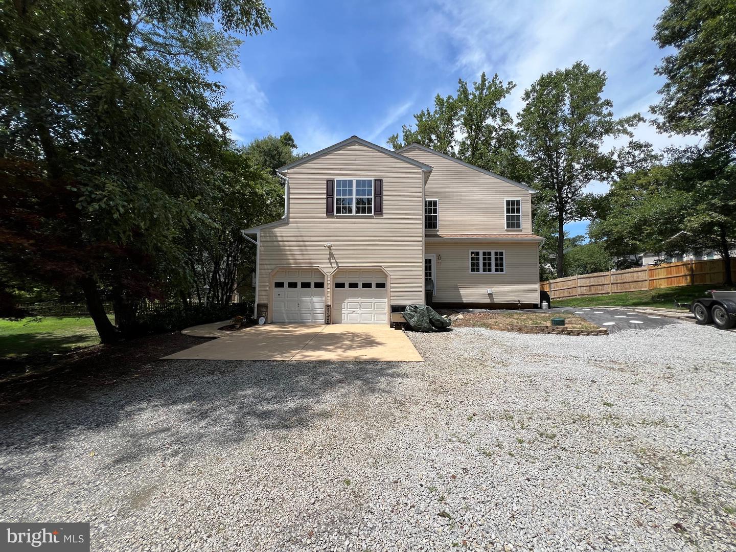 Photo 6 of 57 of 9000 Ridgely Dr house