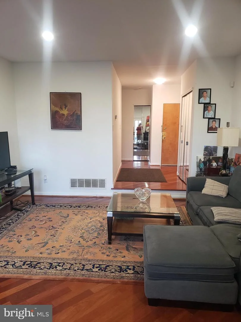301 Byberry Road Unit F7