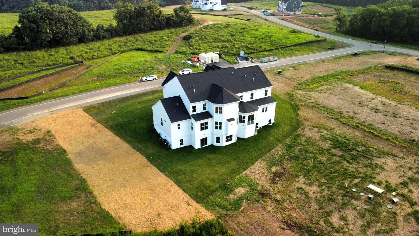 Photo 5 of 54 of 40330 Windyhill Farms Dr house