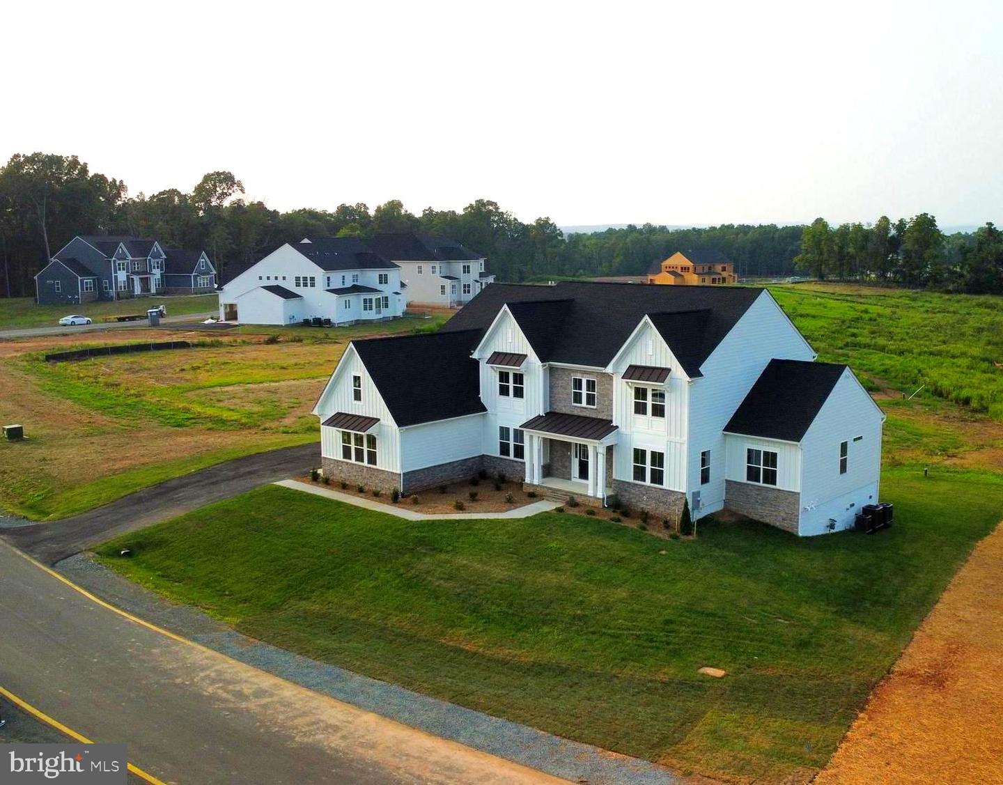 Photo 8 of 54 of 40330 Windyhill Farms Dr house