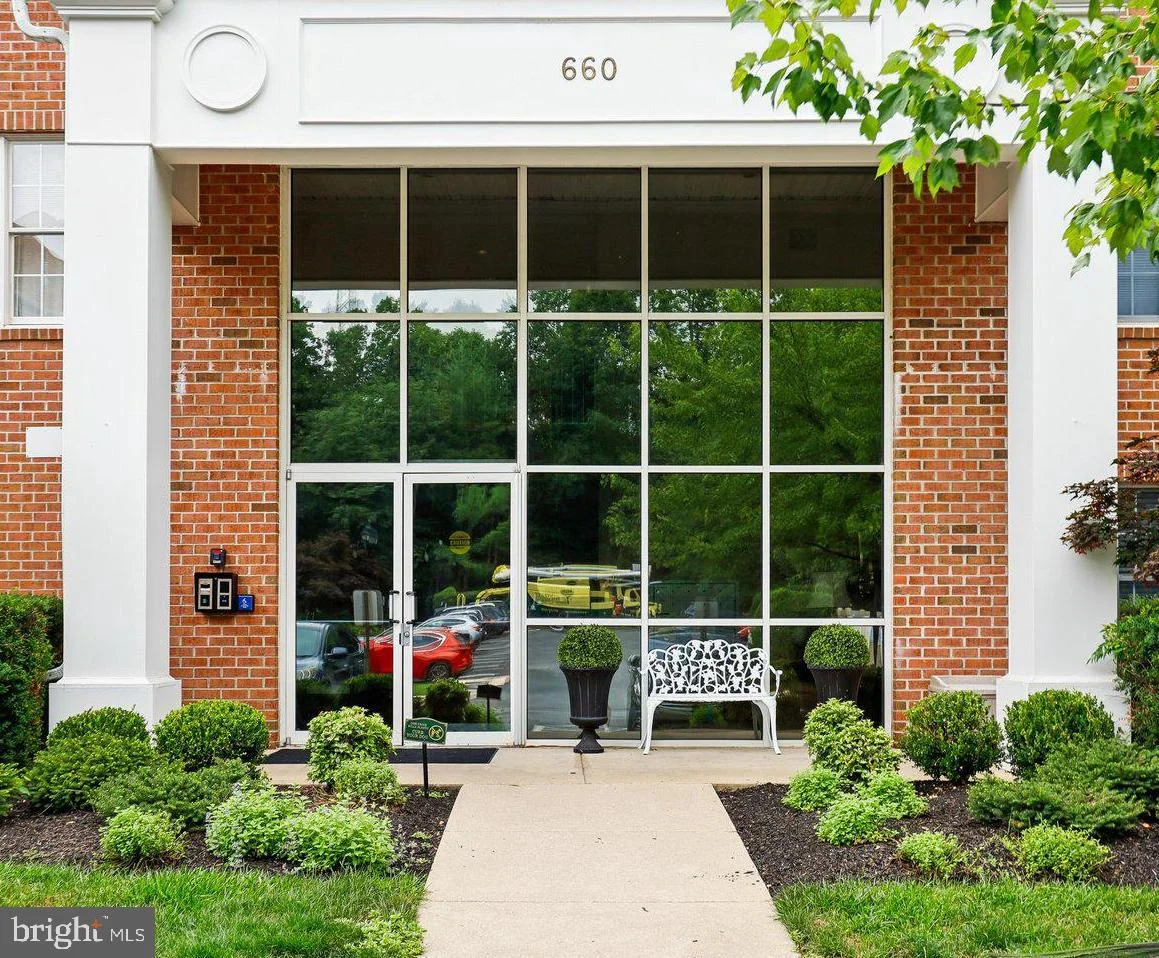 660 Straffan Drive Unit 101