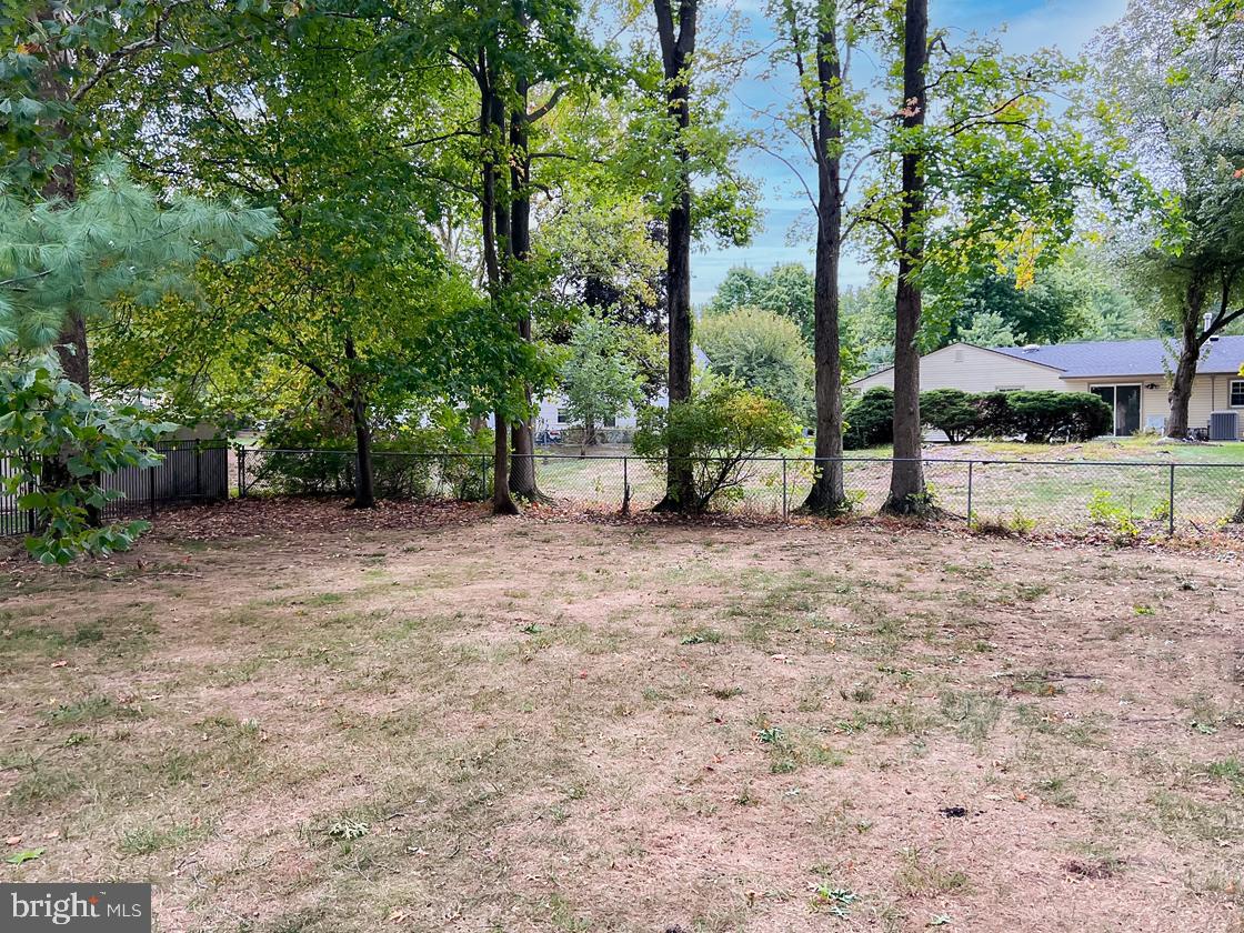 Photo 23 of 23 of 6 Forman Ct house