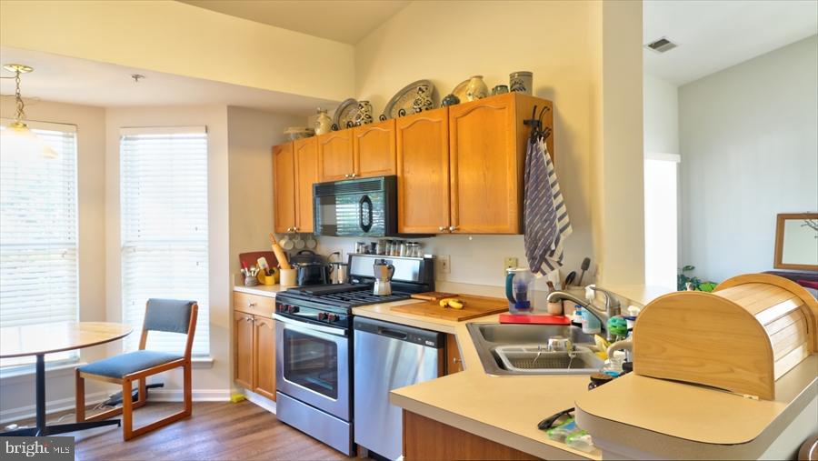 Photo 16 of 31 of 2006 Peggy Stewart Way #209 condo