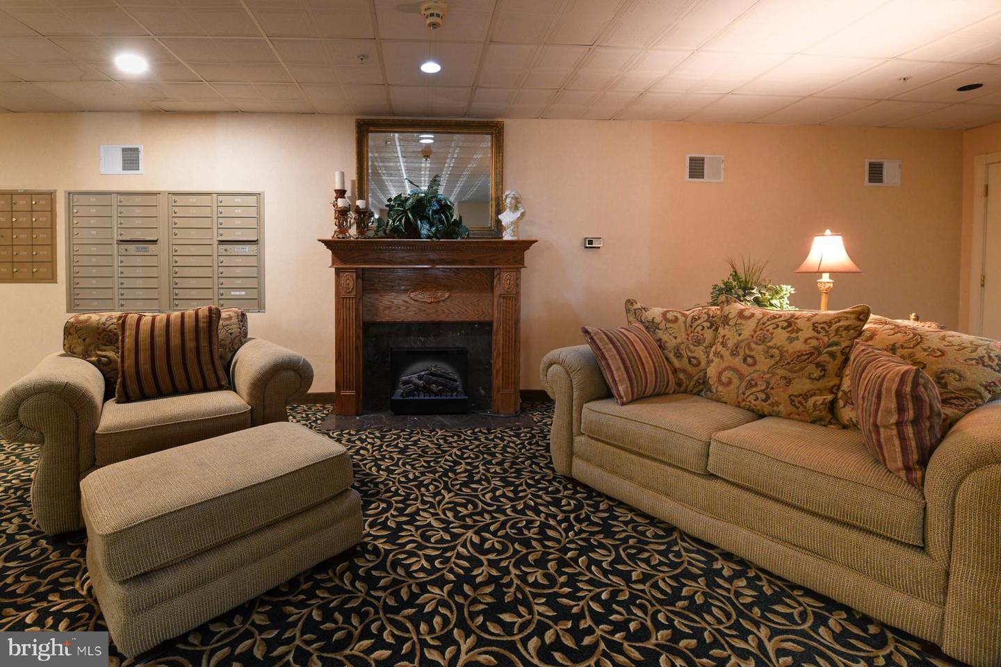 100 Aura Rd #112