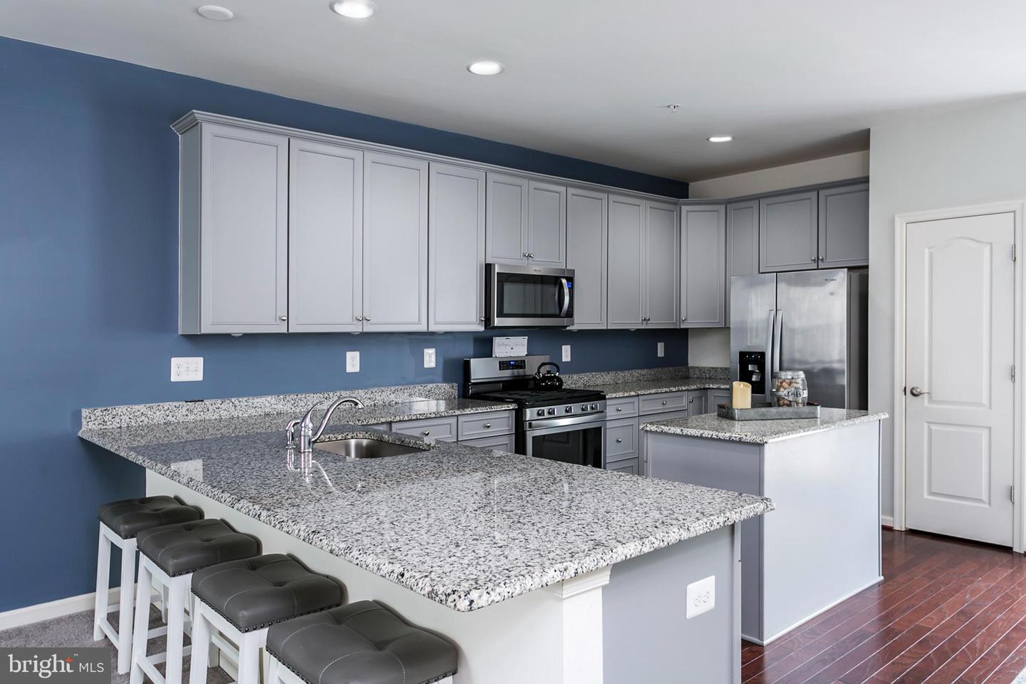 Photo 11 of 29 of 963 Morgan Run Rd townhome