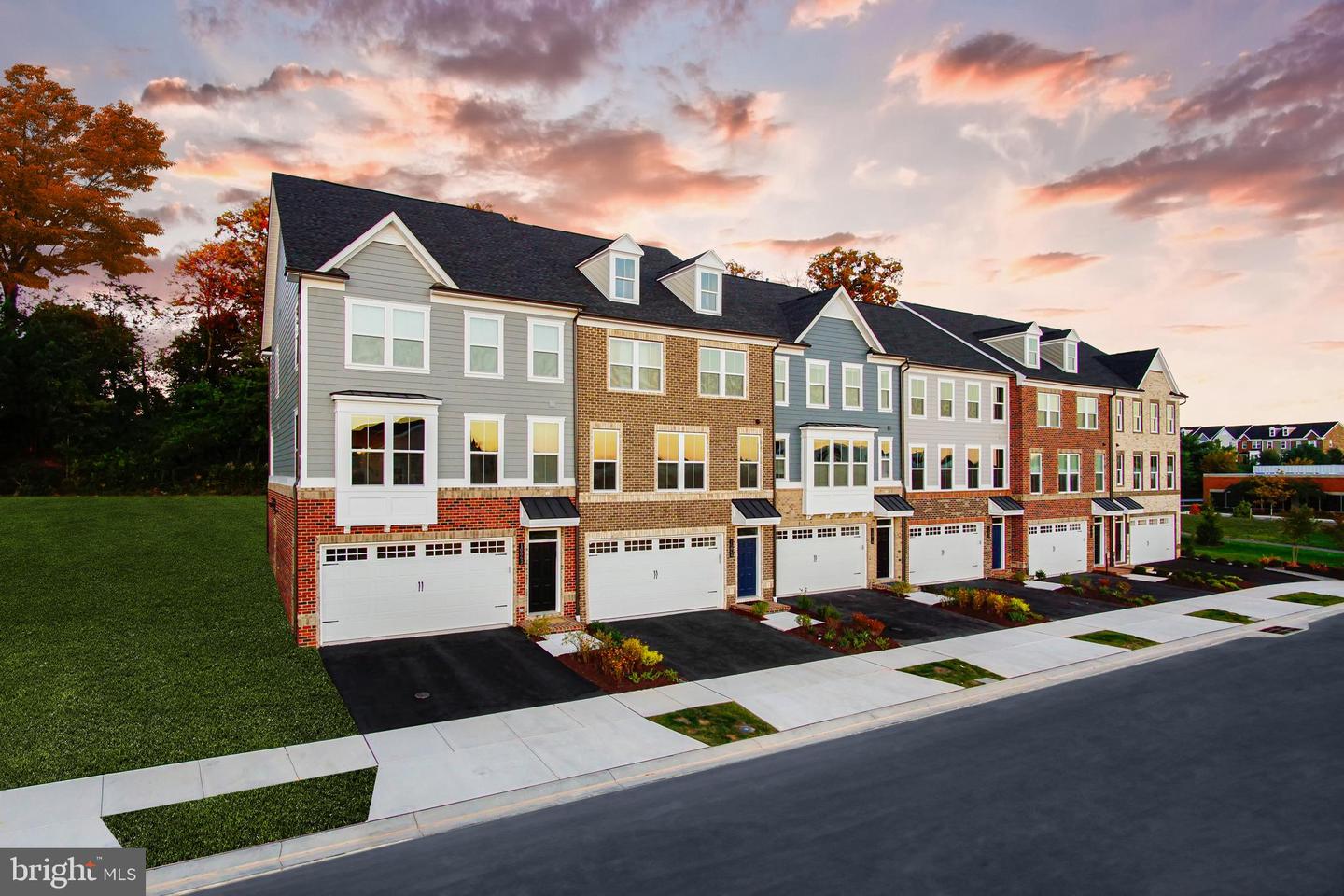 Photo 1 of 24 of 10810 Beckenham St townhome