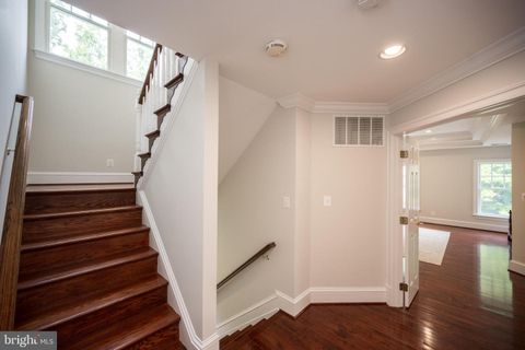 Single Family Residence in Arlington VA 2359 Lincoln STREET 32.jpg