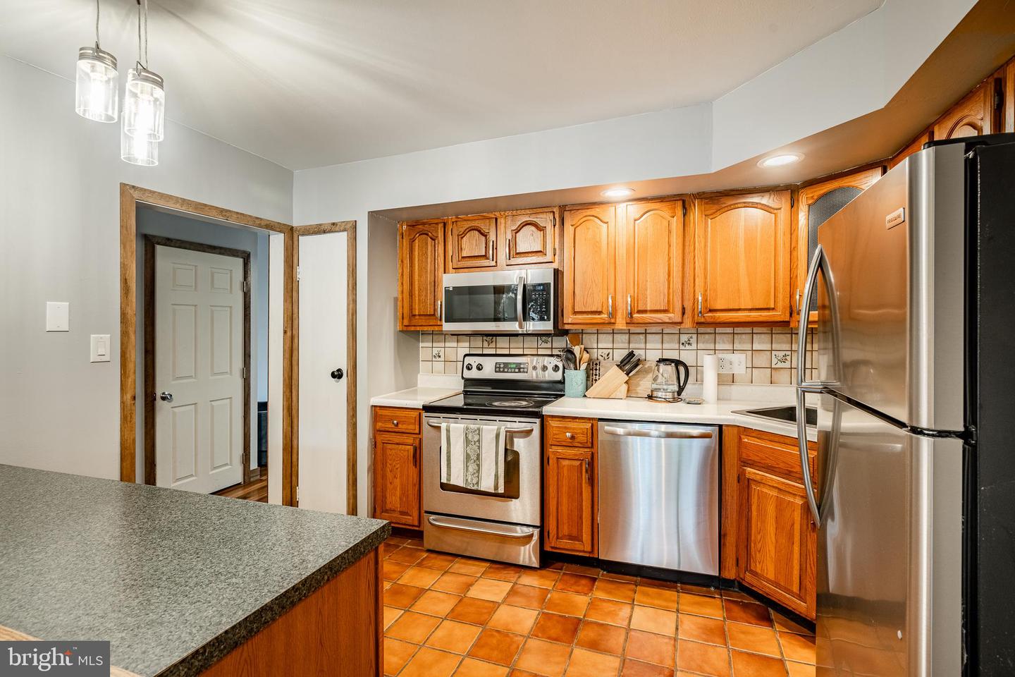 Photo 13 of 48 of 17 Bishop Dr townhome