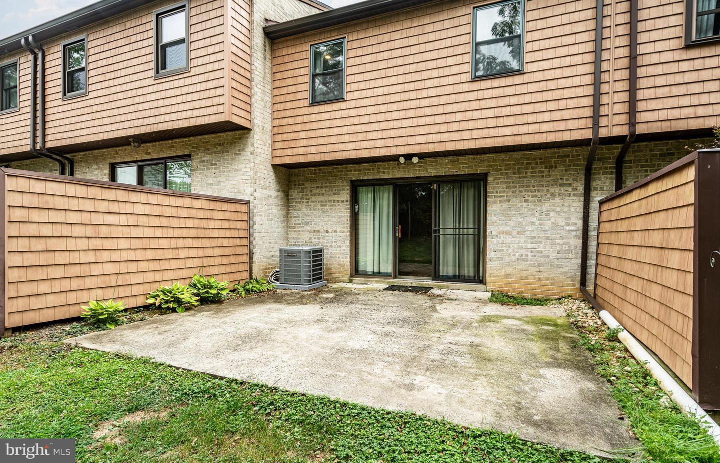 Photo 33 of 48 of 17 Bishop Dr townhome
