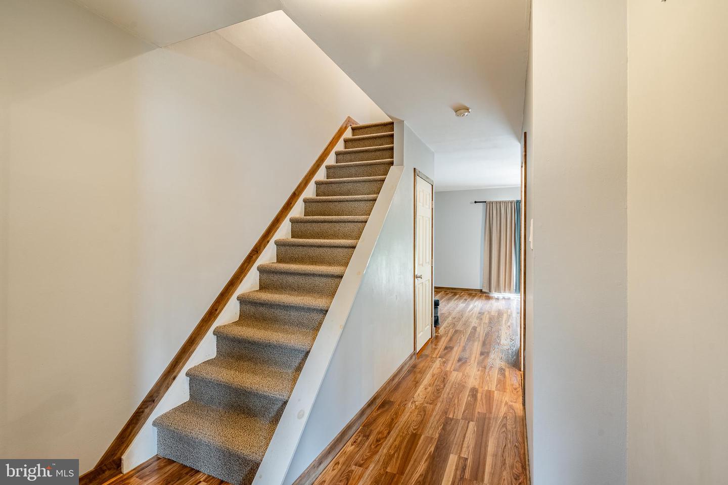 Photo 5 of 48 of 17 Bishop Dr townhome