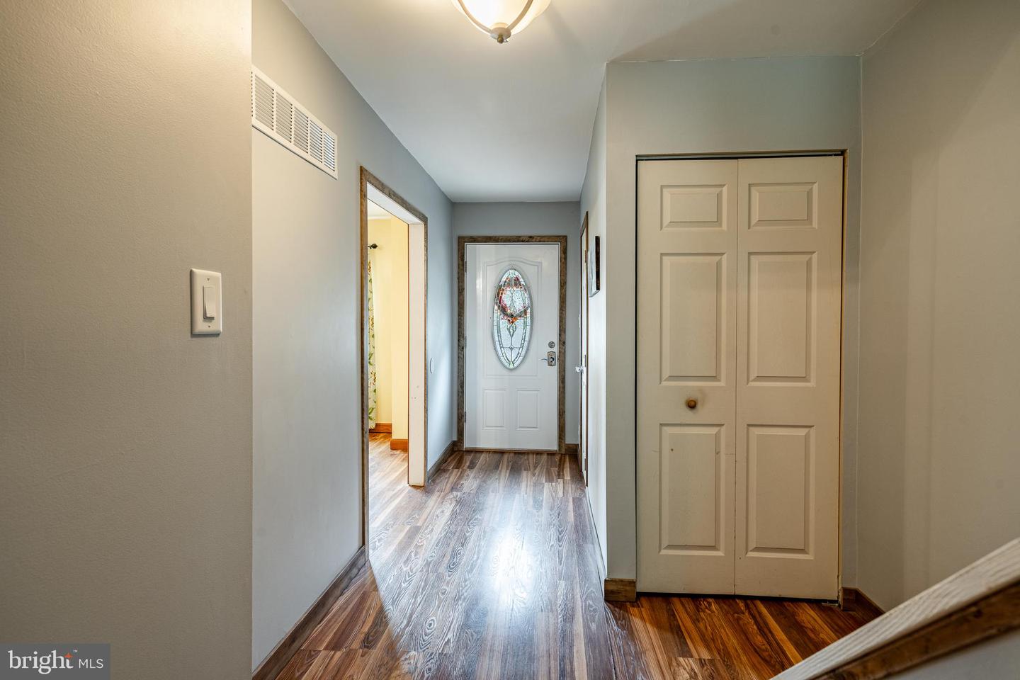 Photo 4 of 48 of 17 Bishop Dr townhome