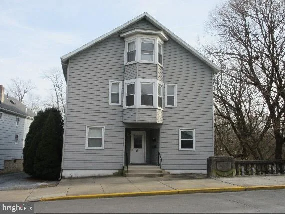 10 E Main Street