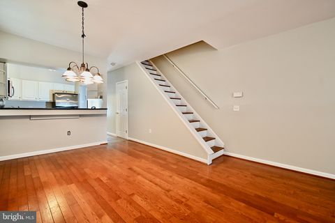 Duplex in Wilmington DE 1312 Dupont STREET 11.jpg