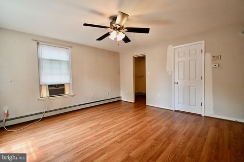 Duplex in Wilmington DE 1312 Dupont STREET 29.jpg