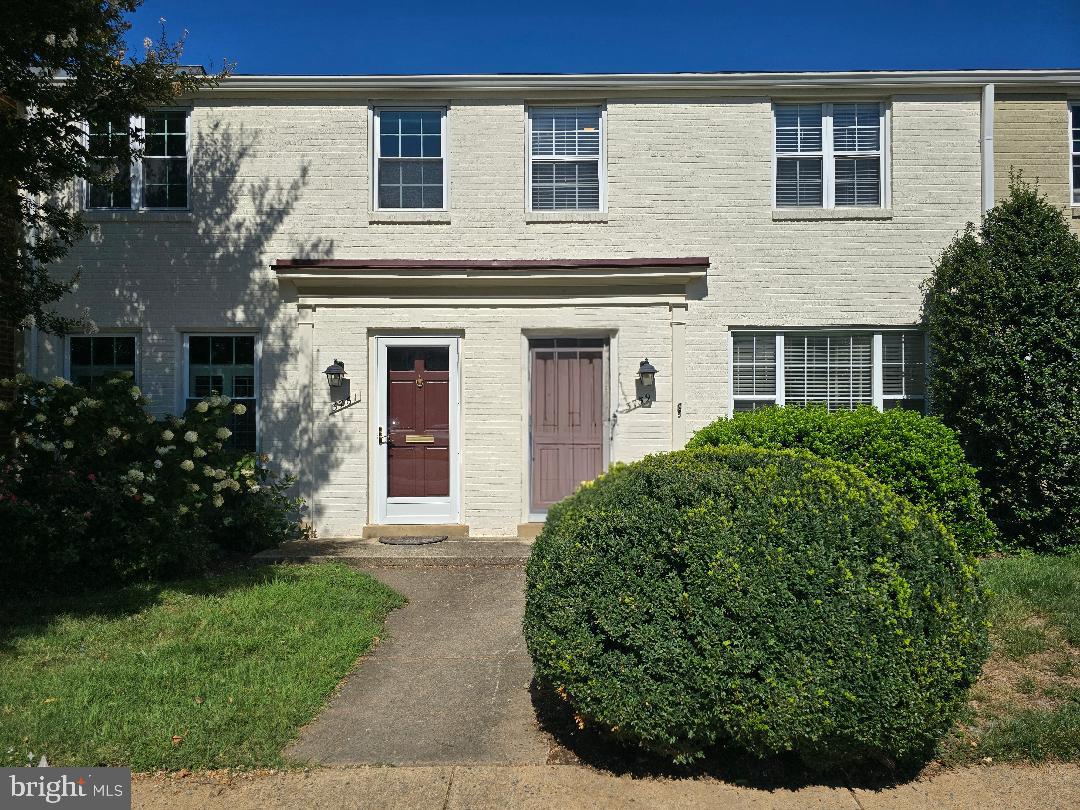 View Alexandria, VA 22302 townhome