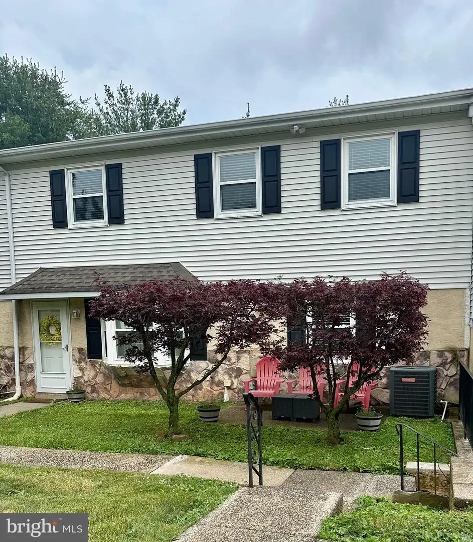 1802 Whitpain Hls Hls, Blue Bell, PA, 19422