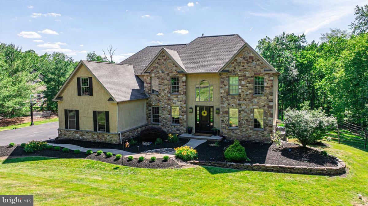 104 Pickwick Dr