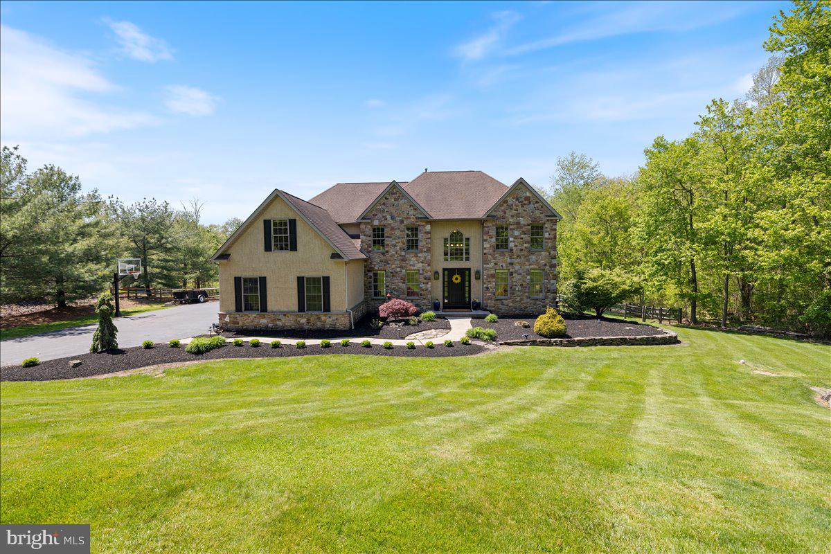 104 Pickwick Dr