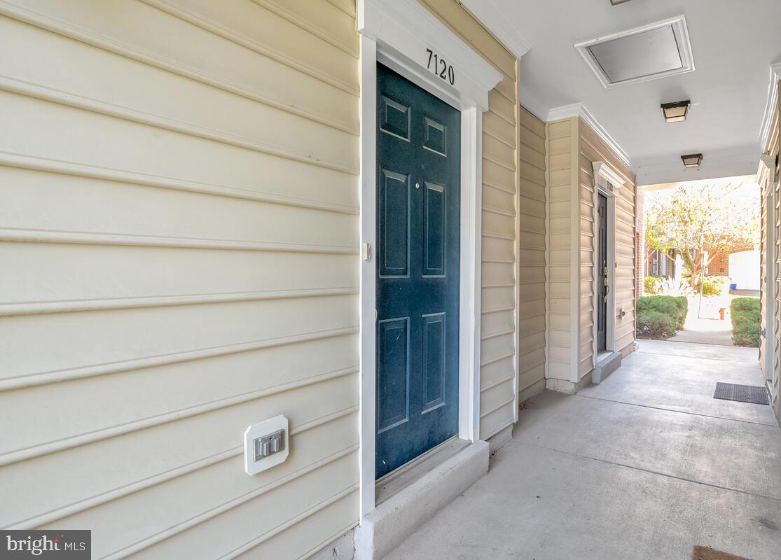 Photo 5 of 32 of 7120 Mason Grove Ct #33 townhome