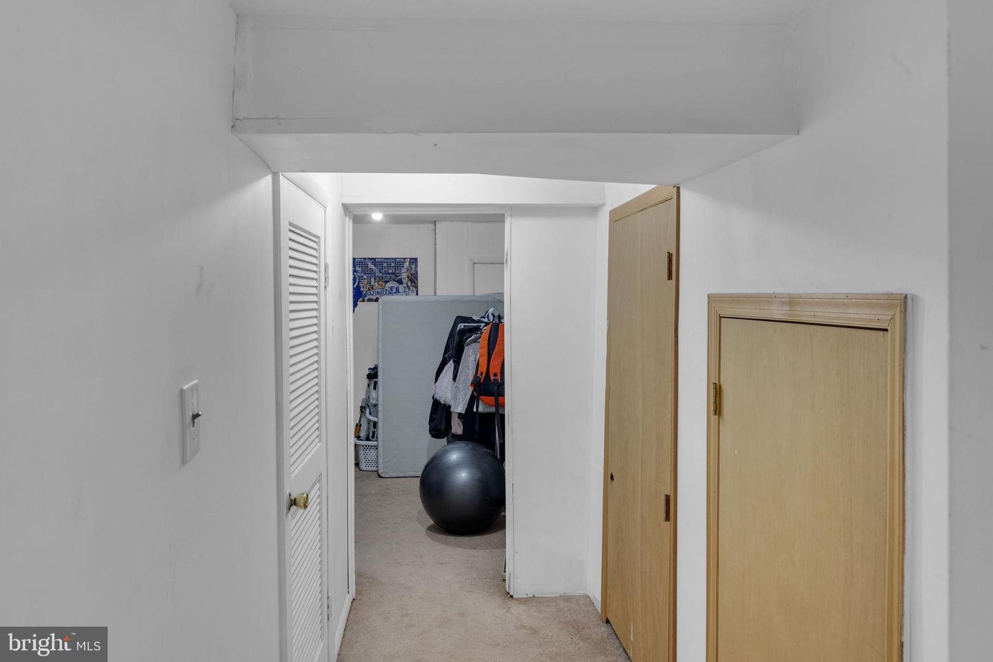 Photo 22 of 29 of 946 Jamestown Rd townhome