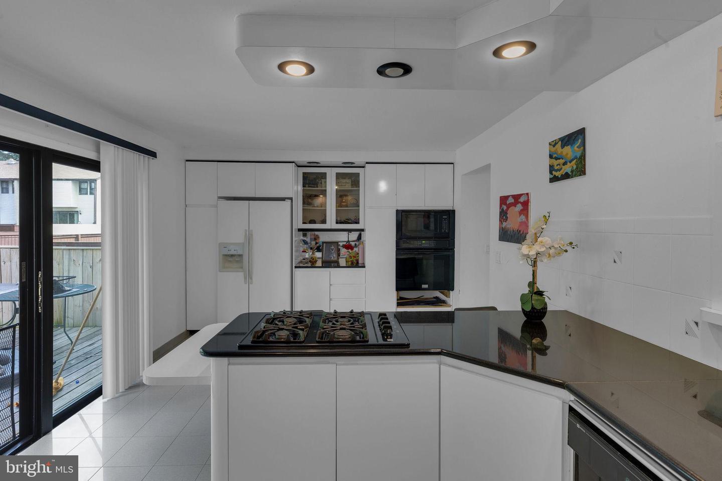Photo 12 of 29 of 946 Jamestown Rd townhome