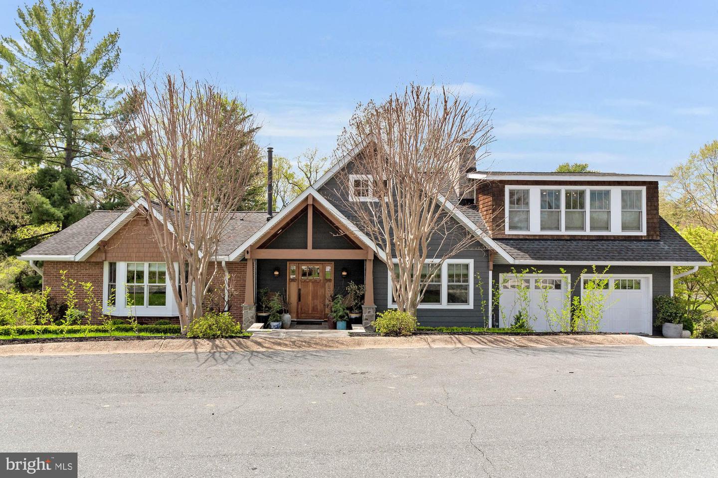 218 Lookout Ln