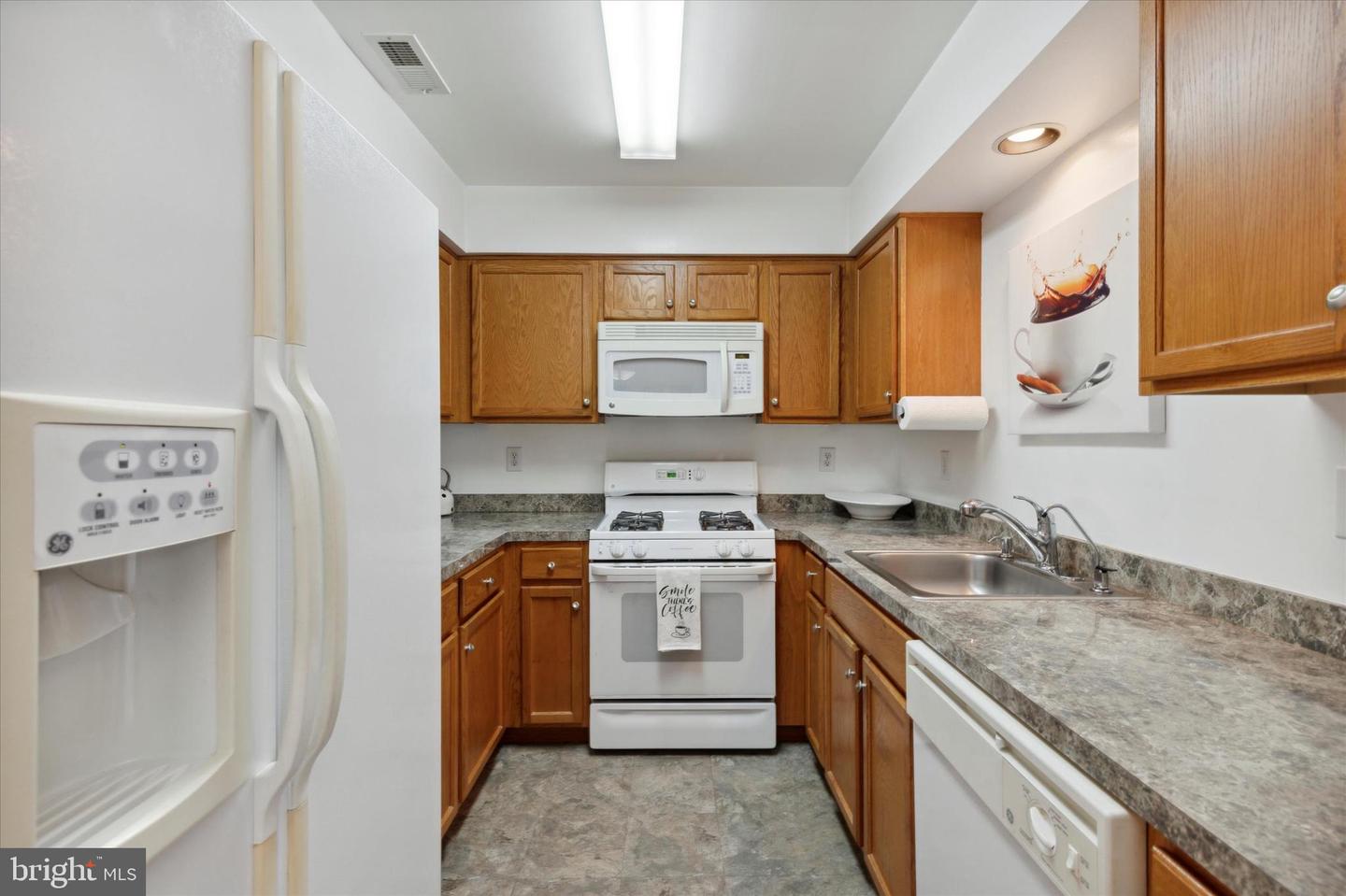 Photo 8 of 23 of 216 Tanager Ct #255 townhome
